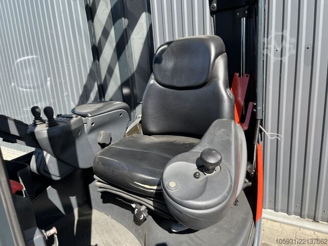 Empilhador retrátil Linde R16X
