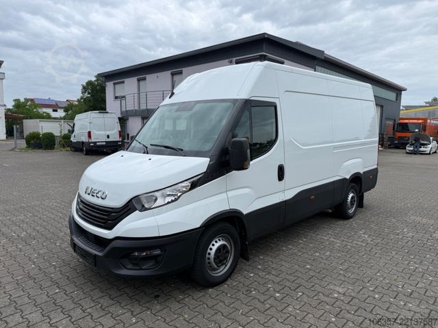 Furgone a tetto alto IVECO Daily 35S16V Klima, PDC,Tacho, AHK, RD 3520mm