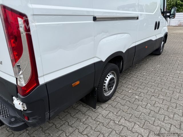 Furgone a tetto alto IVECO Daily 35S16V Klima, PDC,Tacho, AHK, RD 3520mm