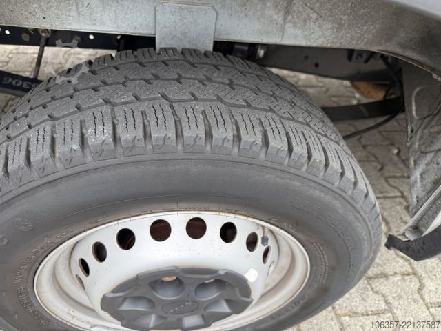 Furgone a tetto alto IVECO Daily 35S16V Klima, PDC,Tacho, AHK, RD 3520mm