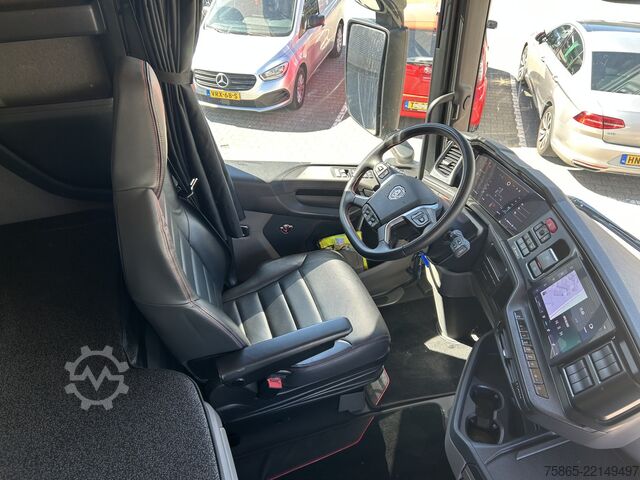 Standard-SZM Scania 590S V8 Highline / Retarder / Leder / Vol Lucht...