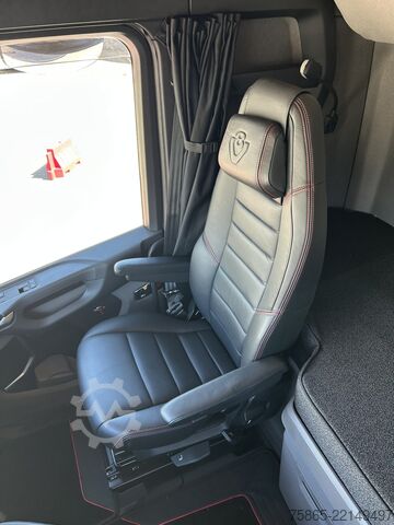 Standard-SZM Scania 590S V8 Highline / Retarder / Leder / Vol Lucht...