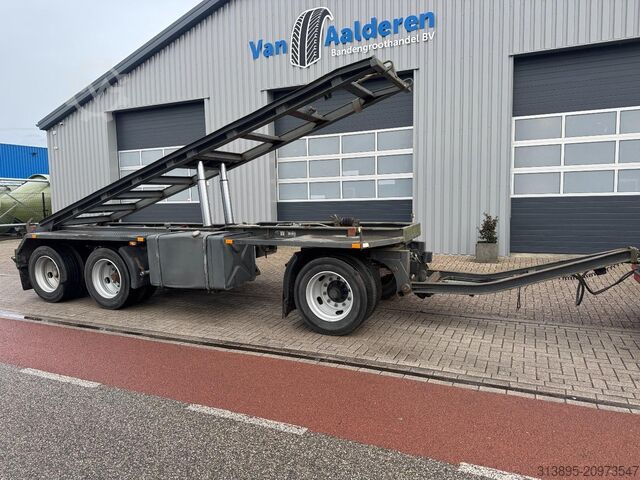 Transport af containere Burg BPA 10 18 Kipper