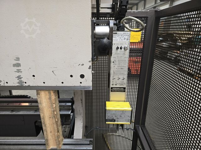 Prensa dobradeira Bystronic PR 200