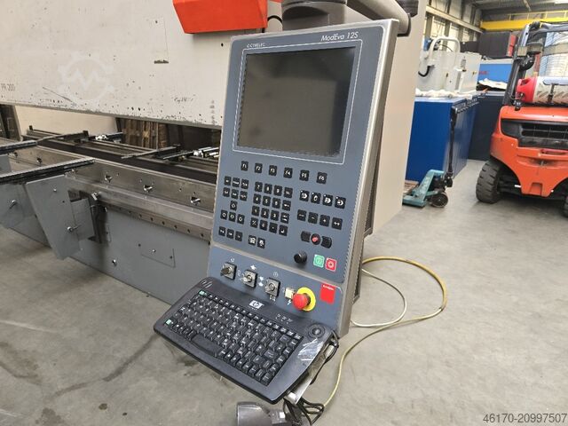 Prensa dobradeira Bystronic PR 200