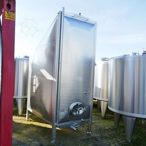 Réservoir rectangulaire de 8800 litres en acier inoxydable V2A Rieger 9642