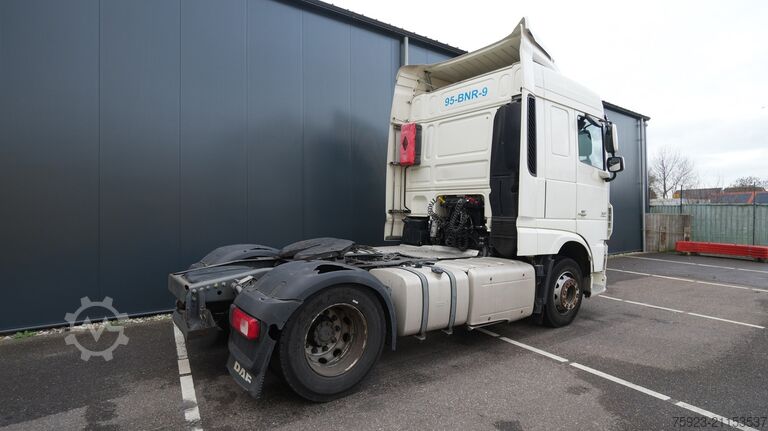 Standard-SZM DAF XF 440 Space Cab tractor unit