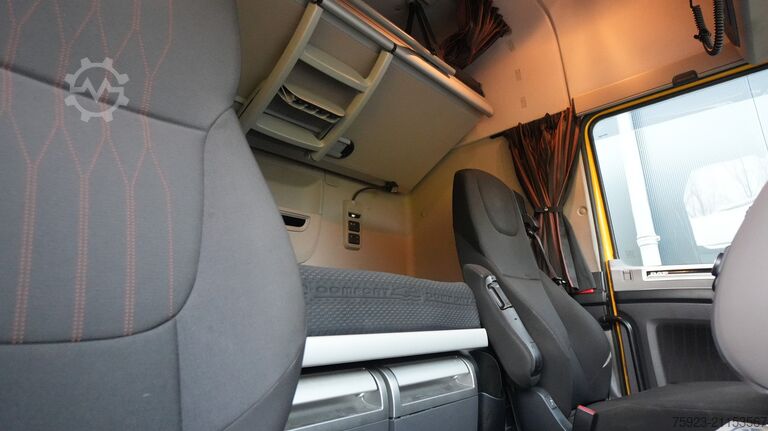 Standaard-SZM DAF XF 430 Space Cab tractor unit