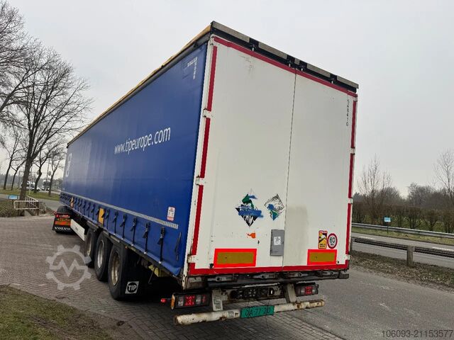 Sliding tarpaulins Krone 3-ass schuifzeilen oplegger