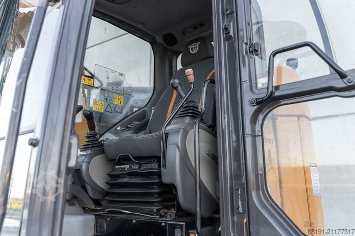 Rupsgraafmachine CASE CX 145 D SR