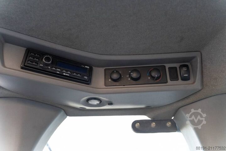 Lader CASE 1121 G Evolution