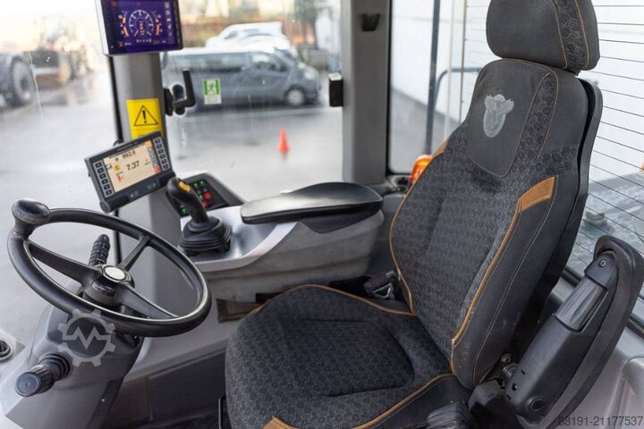 Lader CASE 1121 G Evolution