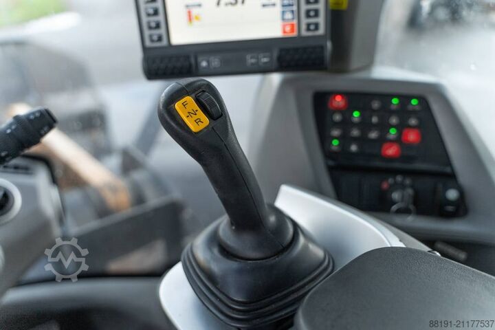 Lader CASE 1121 G Evolution