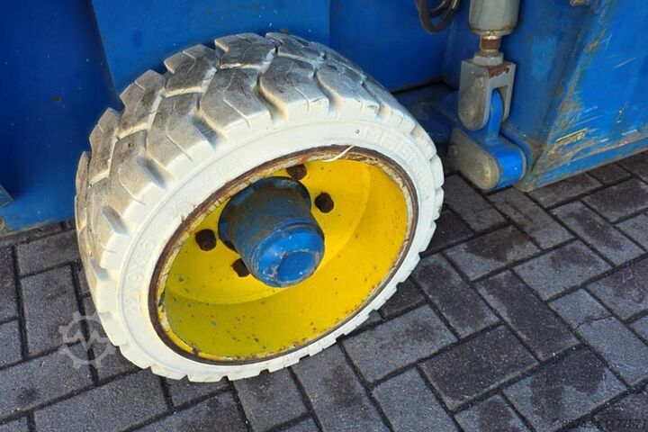 Podnośnik nożycowy Holland Lift Combistar N-165EL12 Electric, 18.5m Working Height