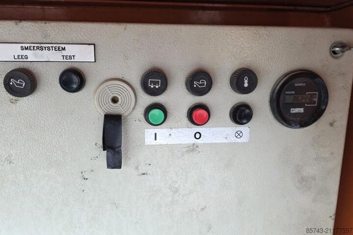 Podnośnik nożycowy Holland Lift G-300DL30/S Diesel, 4x4x4 Drive, 33.5m Working Hei