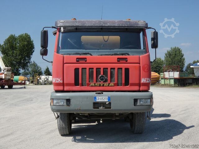 Camion malaxeur à béton Astra HD7/c 8445