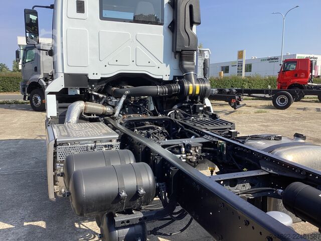 Camion con carrozzeria personalizzata Ford Ford 4x2 Road 1833 Daycab