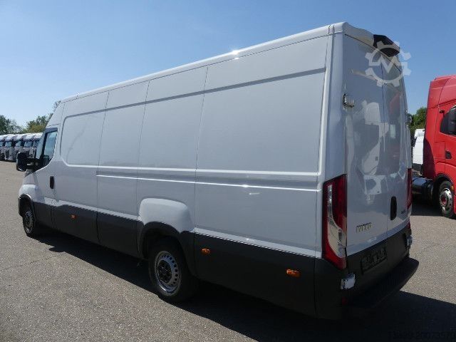 Dodávka s vysokou střechou IVECO 35S16A8V