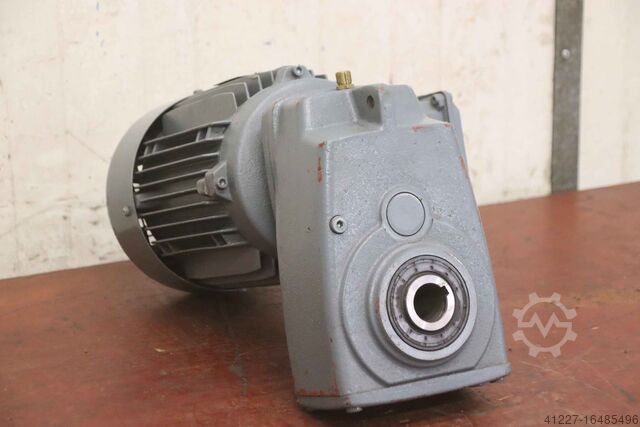 Motoreduktor 2,2 kW 294 obr. Nord SK 1282A100L/4 SK 100L/4