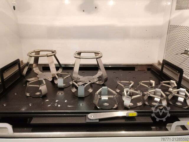 Refrigerated Incubator Shaker New Brunswick Innova 44R