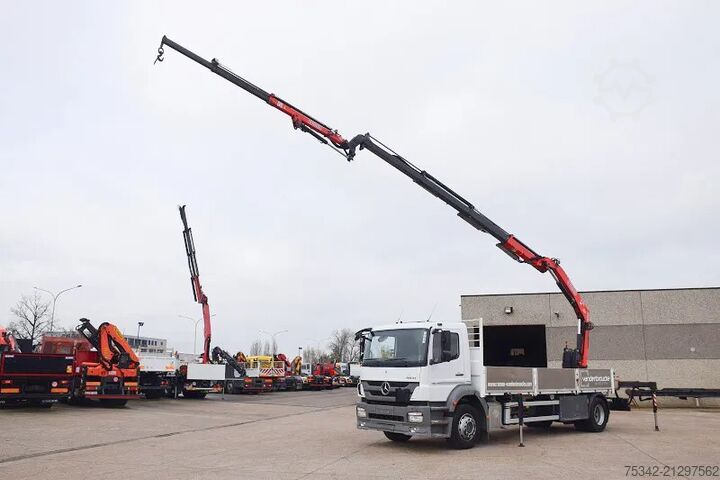 Rakodóplatform Mercedes-Benz Axor 1829 + Fassi 135 Flygip