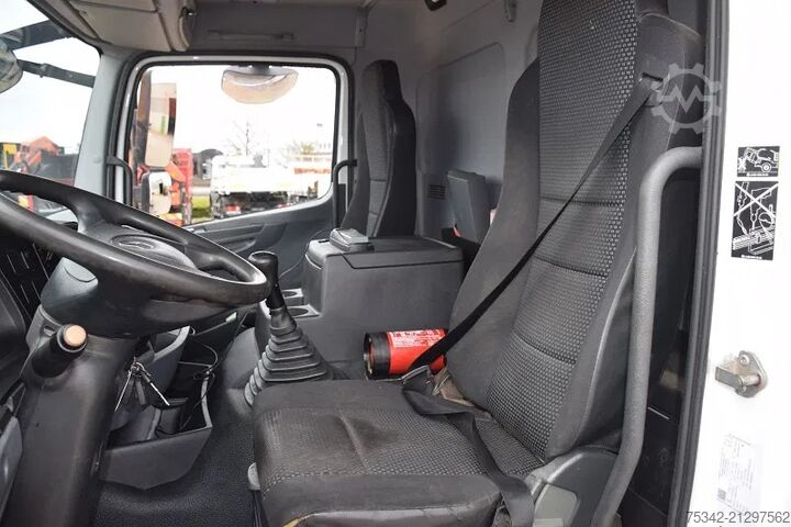 Rakodóplatform Mercedes-Benz Axor 1829 + Fassi 135 Flygip