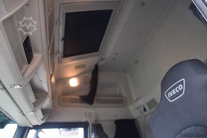 Standaard-SZM Iveco S-WAY AT460S