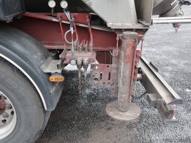 Silo semitrailer Feldbinder KIP 52.3 Kippsilo 52 m³ eigene Hydraulik