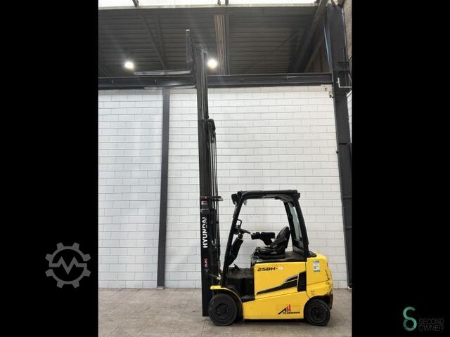 Gabelstapler Hyundai 25BH 9