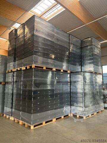 1,500 pcs. LENOX plastic boxes LB 6040 1.500 St. LENOX Kunststoffkisten LB 6040 LB 604022 Volumen 43,7l, L 60cm B 40cm