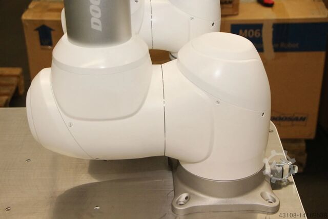 Industrial robot Coobot Doosan M1509