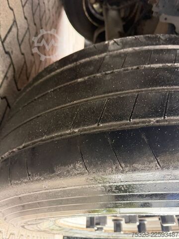 Semirimorchio con telone SCHMITZ CARGOBULL SCS 24/L - 13.62, XL, Daimler, Getränke