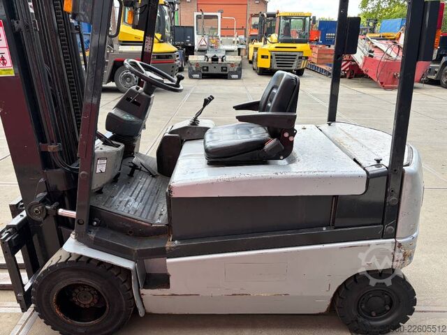 Heftruck Nissan GQ02 L 30 CU