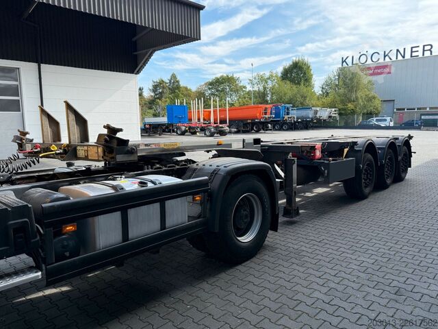 Cserélhető felépítményes félpótkocsi BROSHUIS MFCC-HD 3-Achs Containerchassis