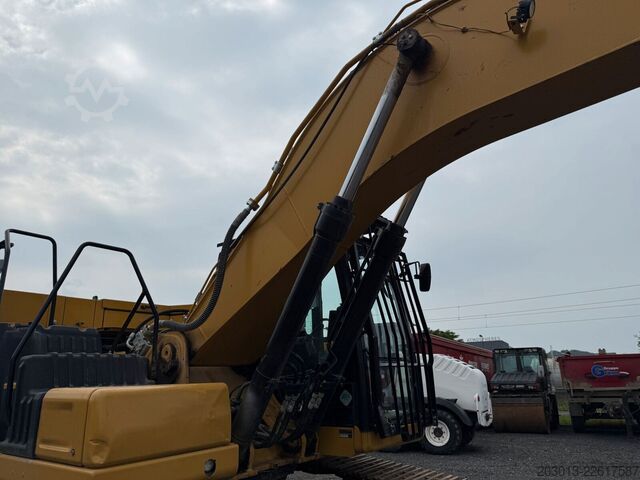 Bandgrävare CATERPILLAR 330 Kettenbagger 30,8 Ton *5035 BTH