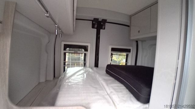 Camper van BÜRSTNER Lineo C 550 Schlafdach, 170 PS, Bi-Xenon