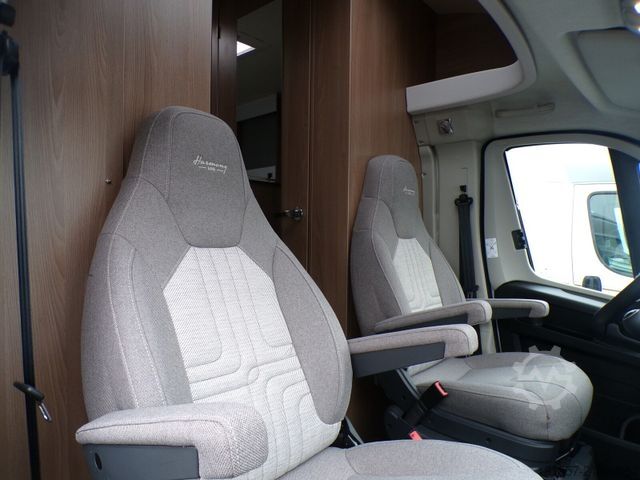 Half-integraal camper BÜRSTNER Lyseo TD 644 G Tageszulassung / Winterpaket, Bac