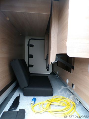 Half-integraal camper BÜRSTNER Lyseo TD 644 G Tageszulassung / Winterpaket, Bac