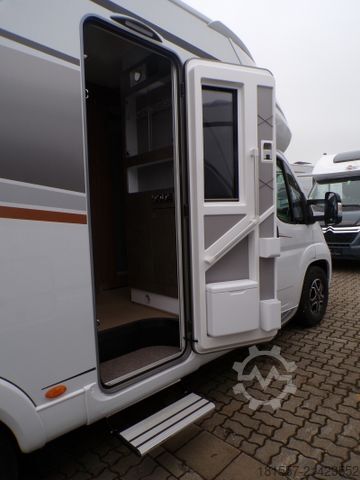 Half-integraal camper BÜRSTNER Lyseo TD 644 G Tageszulassung / Winterpaket, Bac