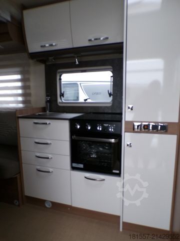 Half-integraal camper BÜRSTNER Lyseo TD 644 G Tageszulassung / Winterpaket, Bac