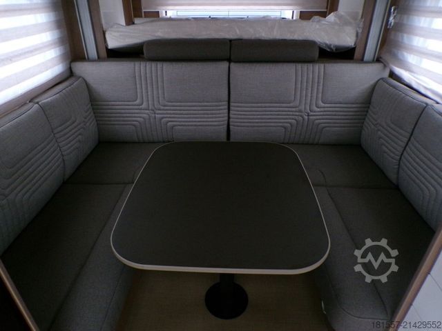 Half-integraal camper BÜRSTNER Lyseo TD 644 G Tageszulassung / Winterpaket, Bac