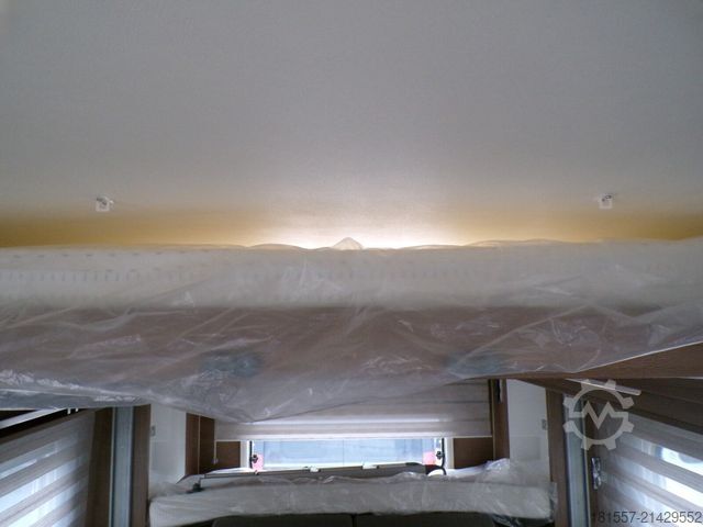 Half-integraal camper BÜRSTNER Lyseo TD 644 G Tageszulassung / Winterpaket, Bac