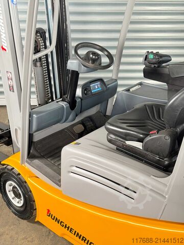 Elektrická tříkolka Jungheinrich EFG 216k - Service Neu - Triplex - Batterie 80%