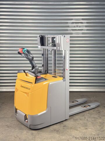 Řidič vysokozdvižného vozíku Jungheinrich ERC 214 - Triplex 4,3m - Service Neu Batterie 90%