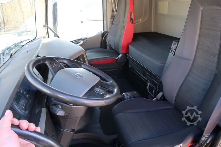 Hákový nosič kontejnerů Volvo FH 460 6x4