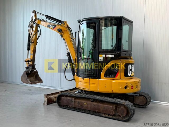Minibagr Caterpillar 303.5 CR