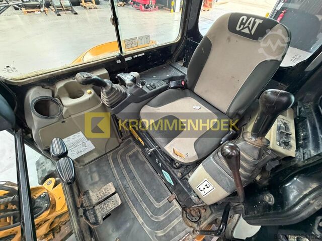 Minibagr Caterpillar 303.5 CR