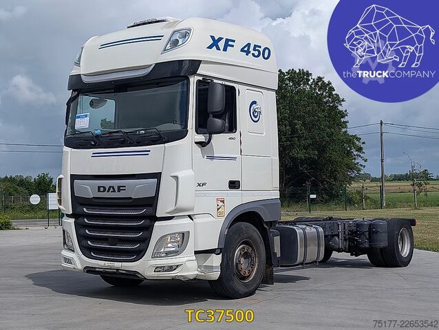Chassi med hytt DAF XF 450