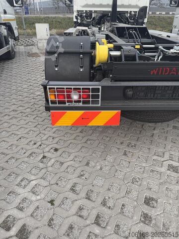 Roll-off kipper Fuso Canter 7C18 Abrollkipper - 59.990 Euro