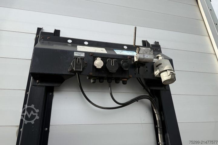 Open oplegger met zeil Schwarzmüller SPA2/E Brücke mit Verdeck / Swiss-Vehicle